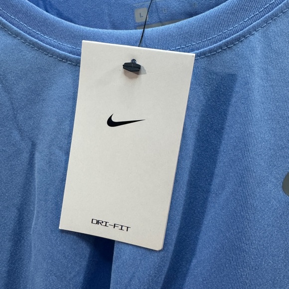 Nike Women’s Large. Three Dri-Fit shirt bundle. NWT - Picture 7 of 11